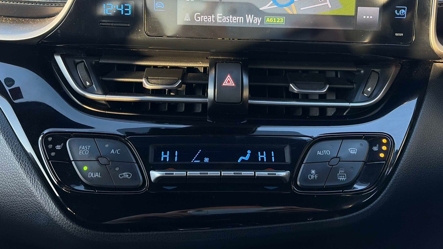 Used Toyota C-HR 2018 for sale - 77082997: Photo 15