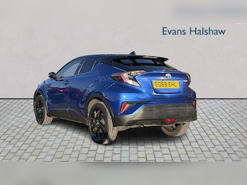 Used Toyota C-HR 2018 for sale - 77082997: Photo