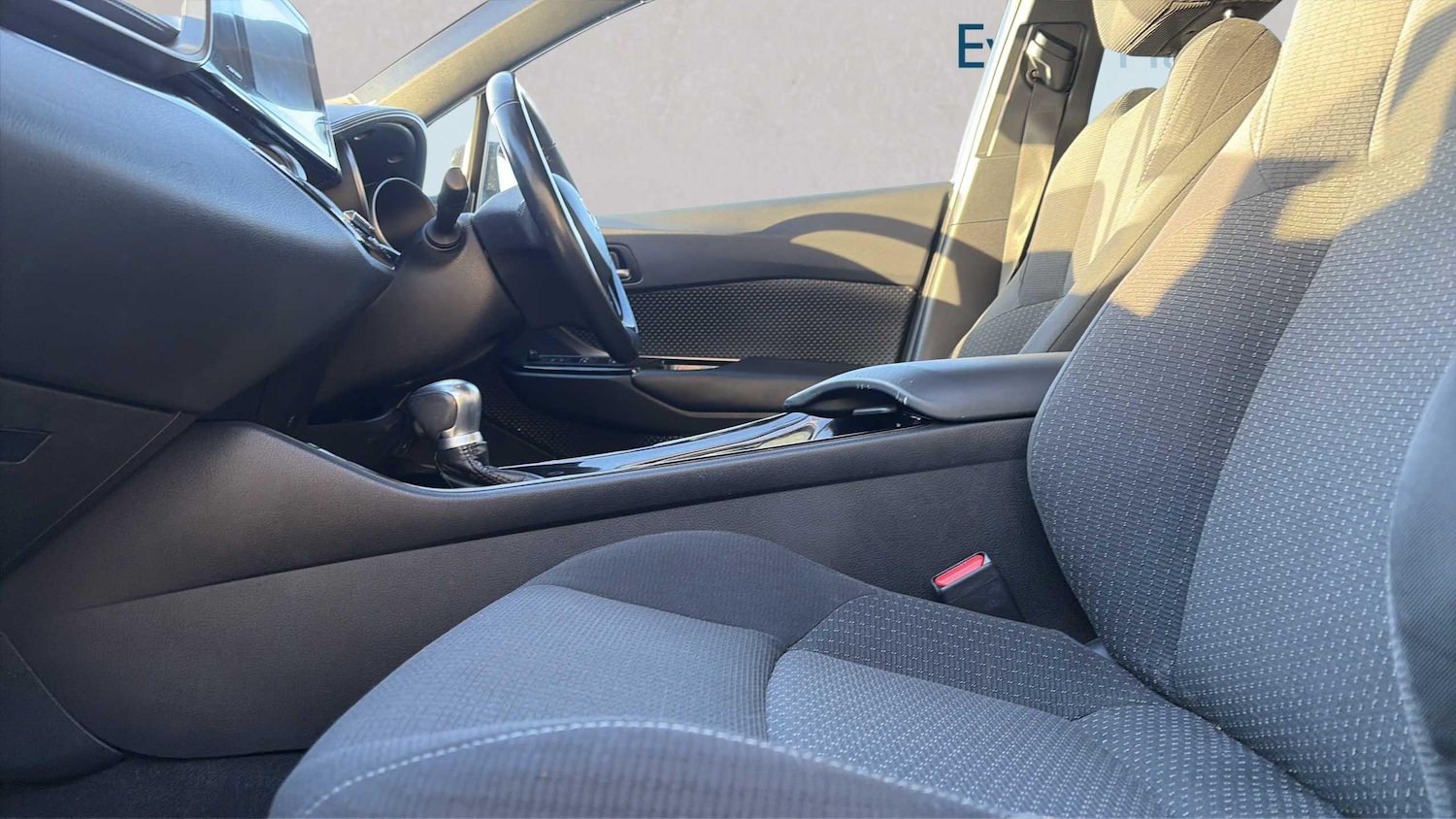 Used Toyota C-HR 2018 for sale - 77082997: Photo 9