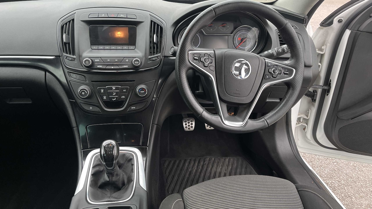 Used Vauxhall Insignia 2015 for sale - 76401355: Photo 10