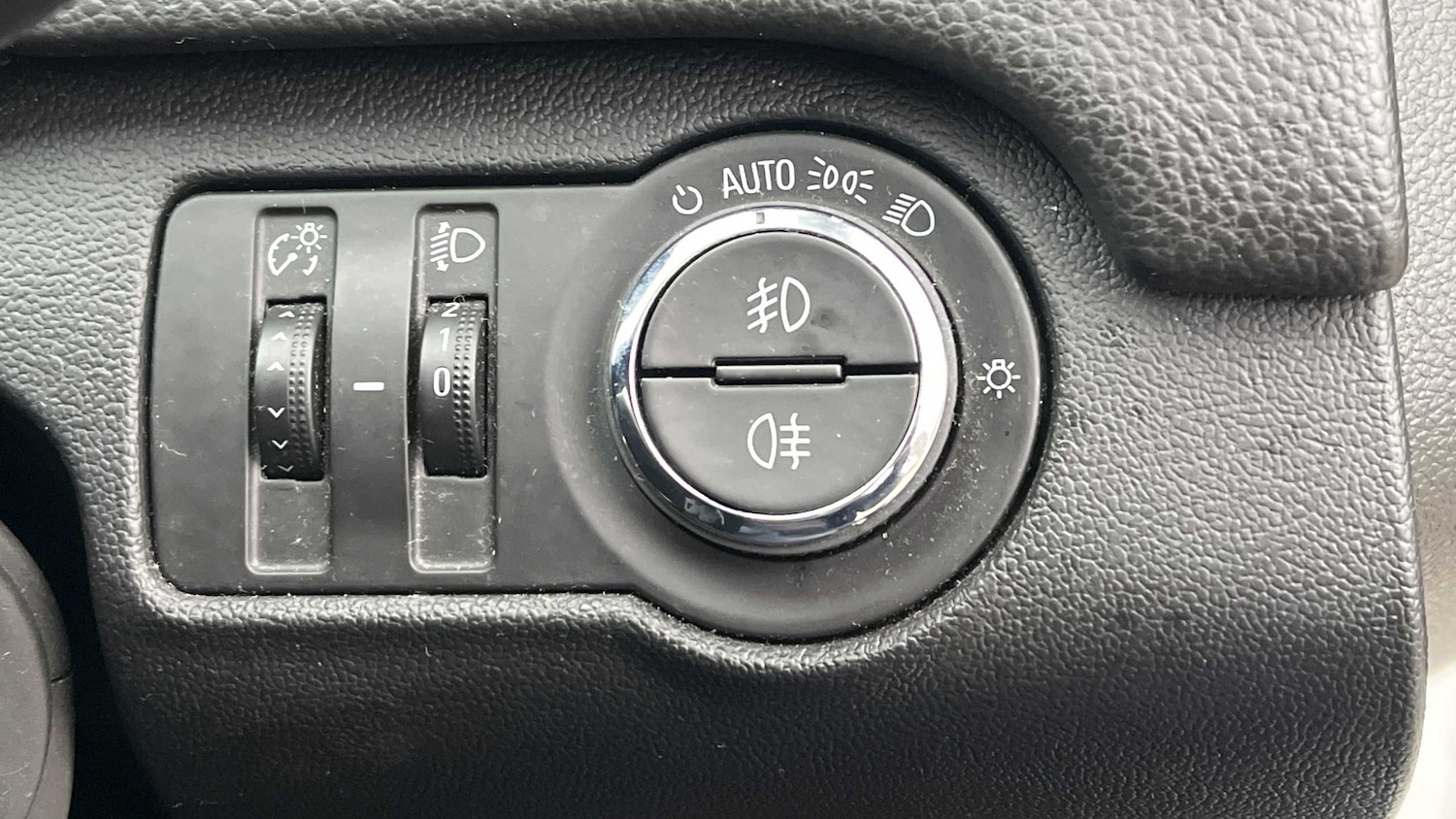 Used Vauxhall Insignia 2015 for sale - 76401355: Photo 12