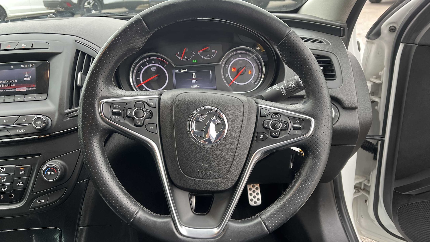 Used Vauxhall Insignia 2015 for sale - 76401355: Photo 17