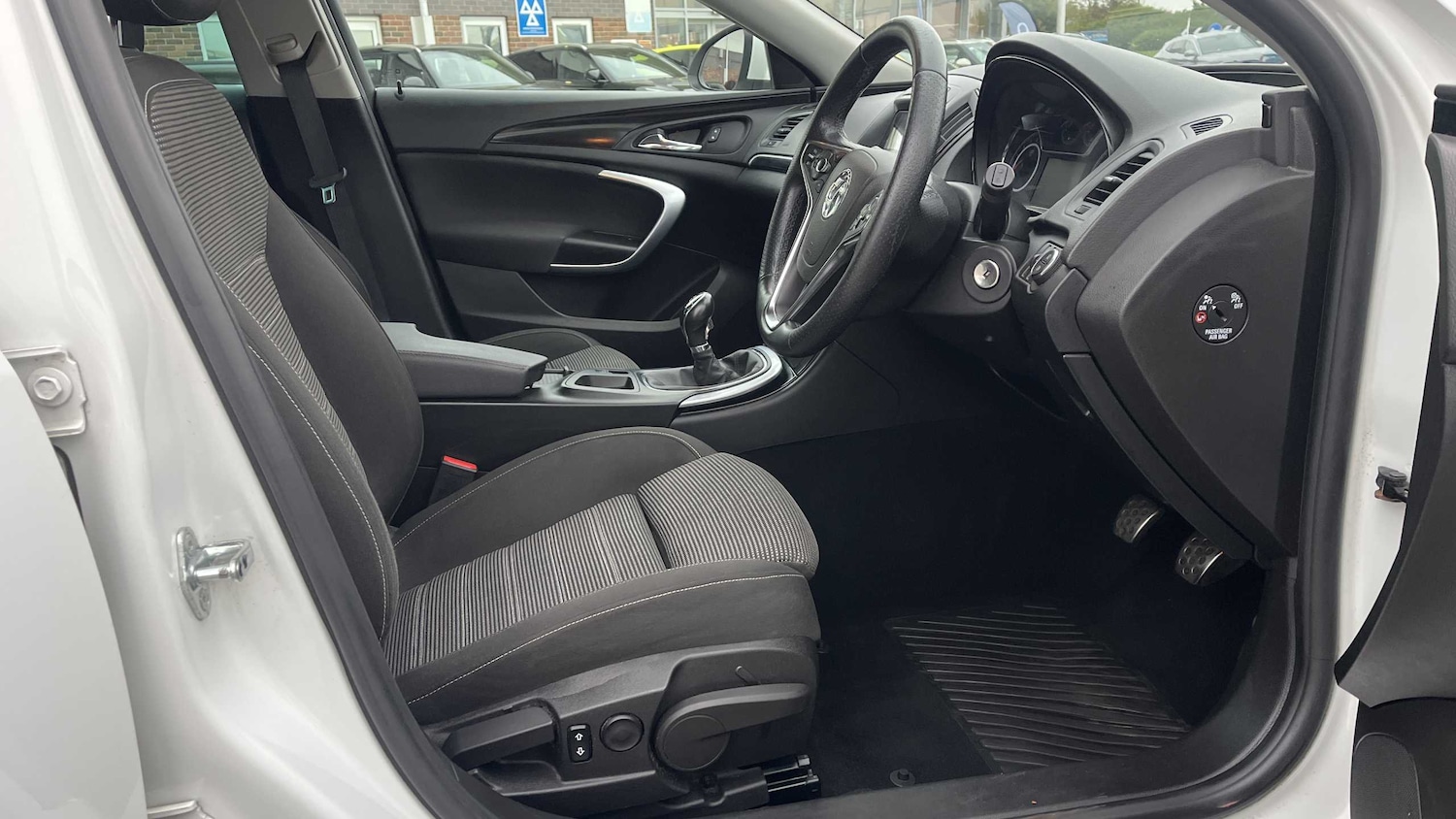 Used Vauxhall Insignia 2015 for sale - 76401355: Photo 9