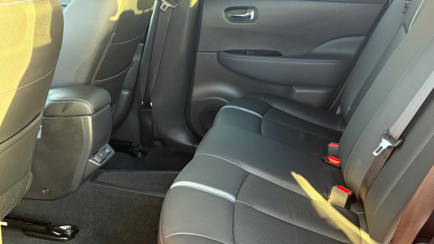 Used Nissan Leaf 2022 for sale - 77000163: Photo 10