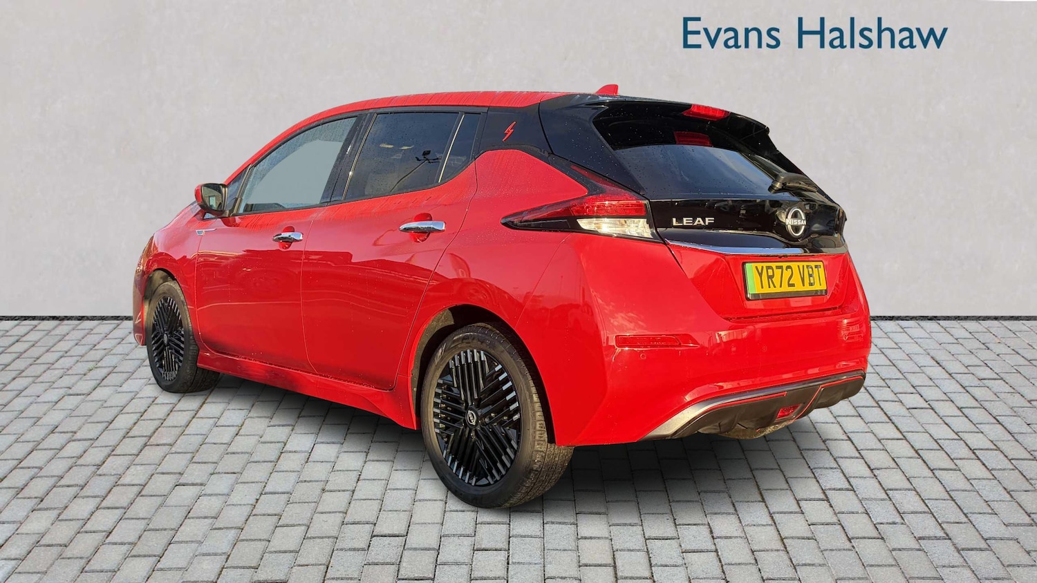 Used Nissan Leaf 2022 for sale - 77000163: Photo 2