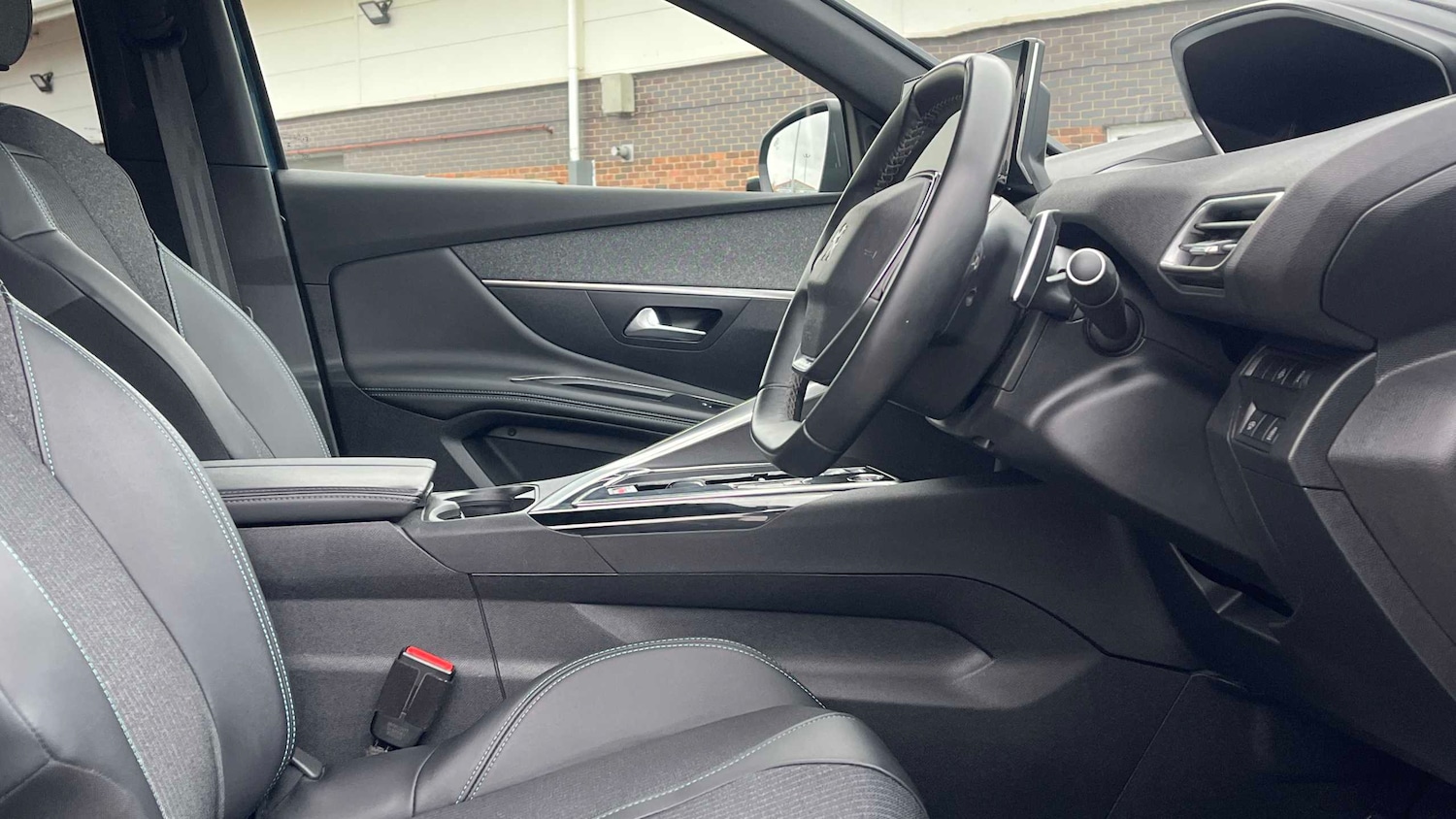 Used Peugeot 3008 2023 for sale - 76475928: Photo 3