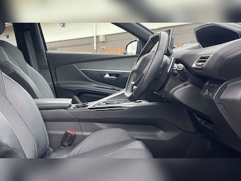 Used Peugeot 3008 2023 for sale - 76475928: Photo