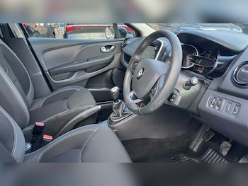 Used Renault Clio 2019 for sale - 76827735: Photo