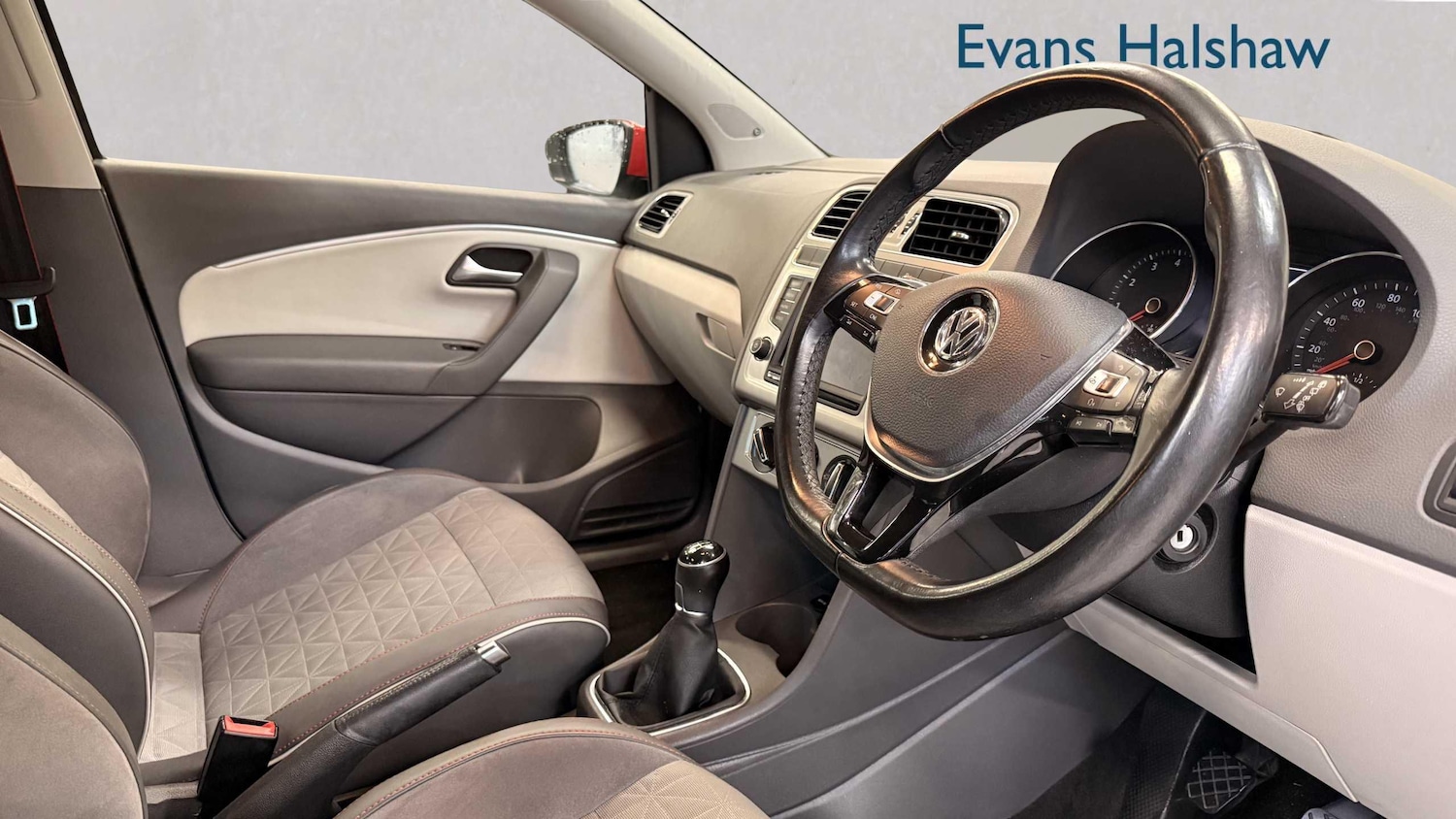 Used Volkswagen Polo 2017 for sale - 77333839: Photo 3