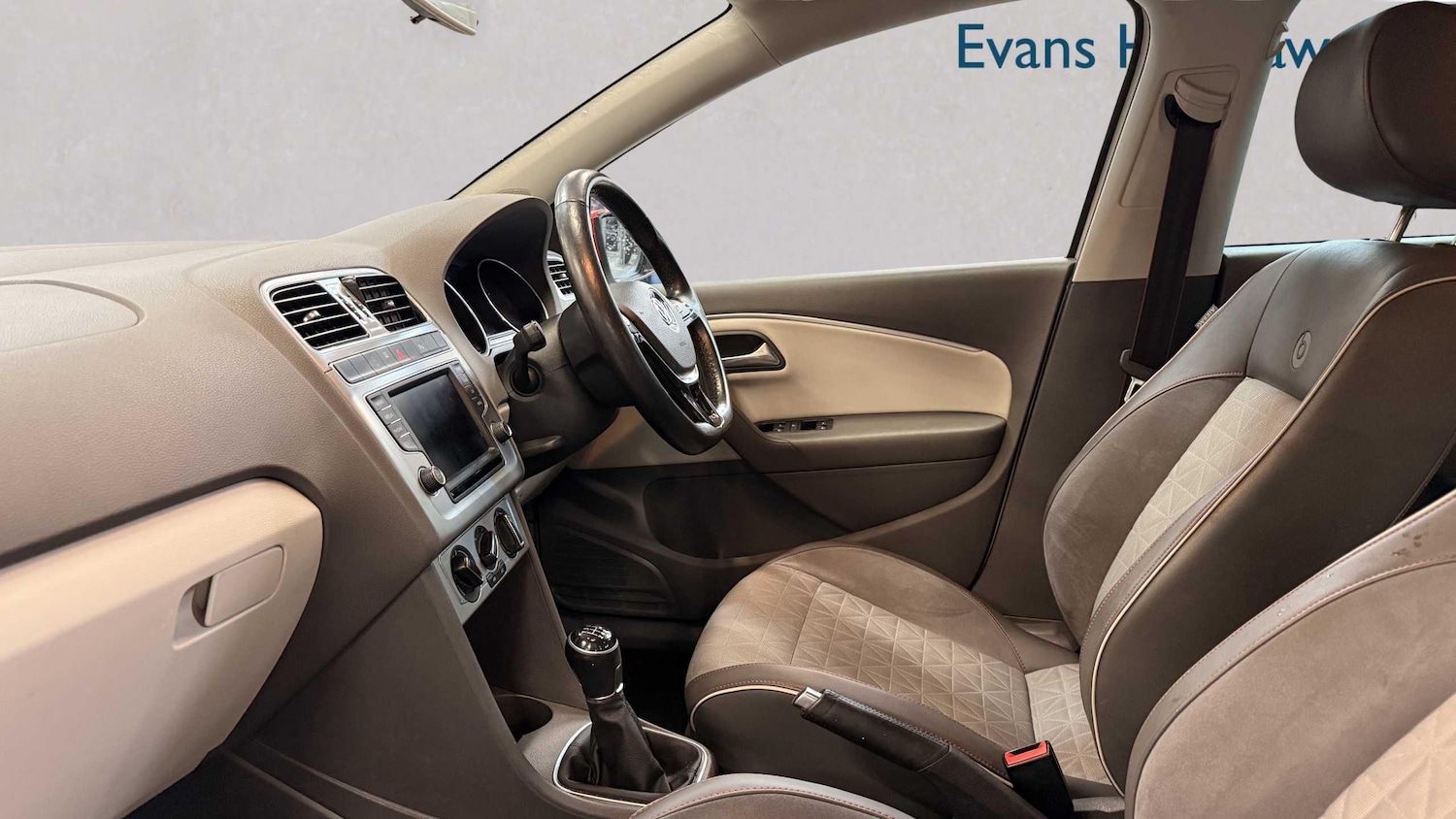 Used Volkswagen Polo 2017 for sale - 77333839: Photo 9