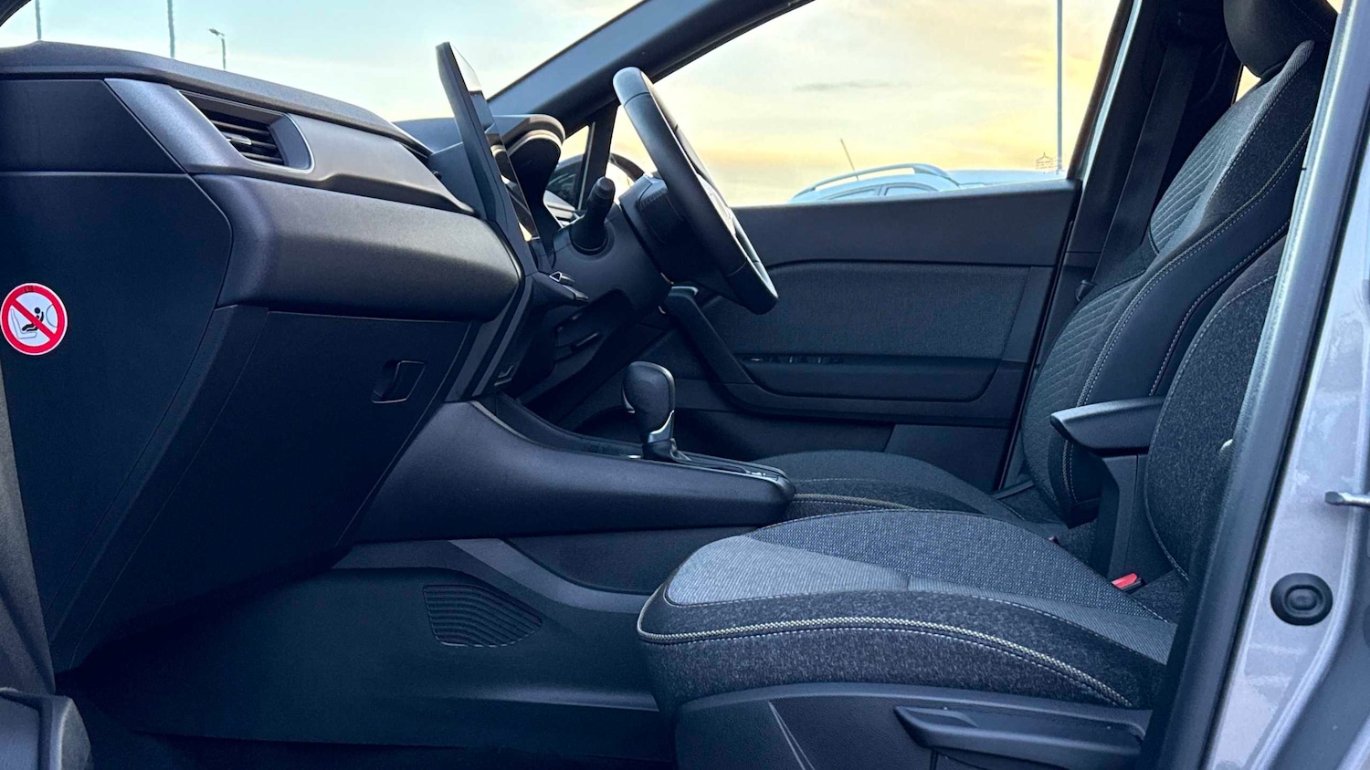 Used Renault Captur 2024 for sale - 76718097: Photo 9