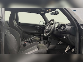 Used MINI Hatch 2019 for sale - 77706716: Photo