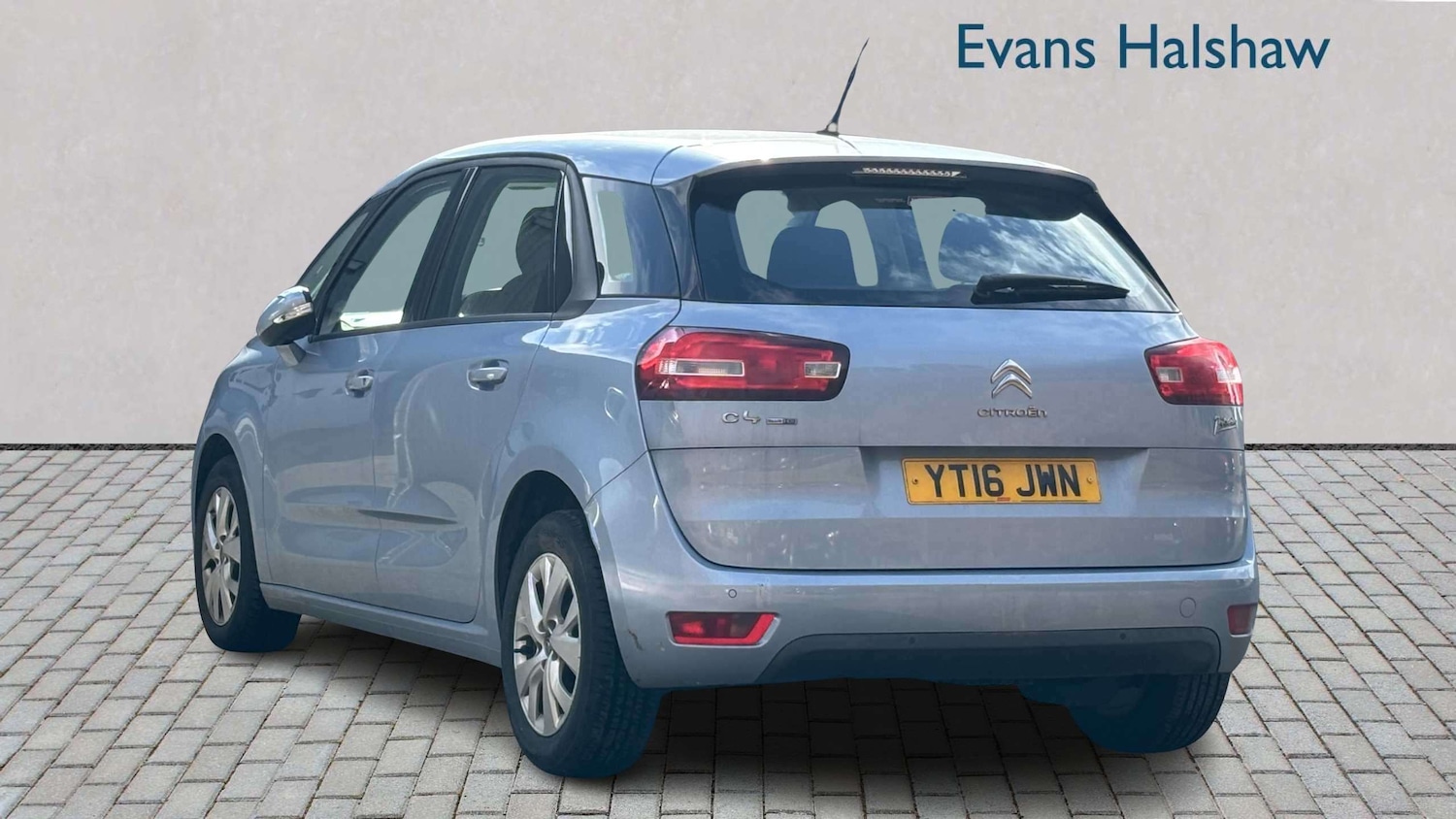 Used Citroen C4 Picasso 2016 for sale - 77740999: Photo 2