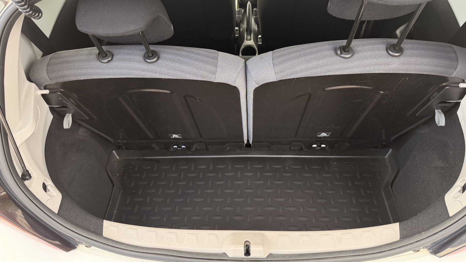 Used Toyota AYGO 2019 for sale - 76401428: Photo 11