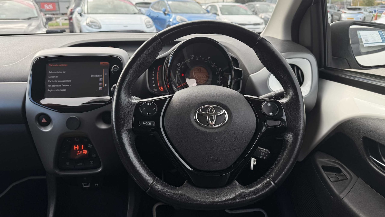 Used Toyota AYGO 2019 for sale - 76401428: Photo 13