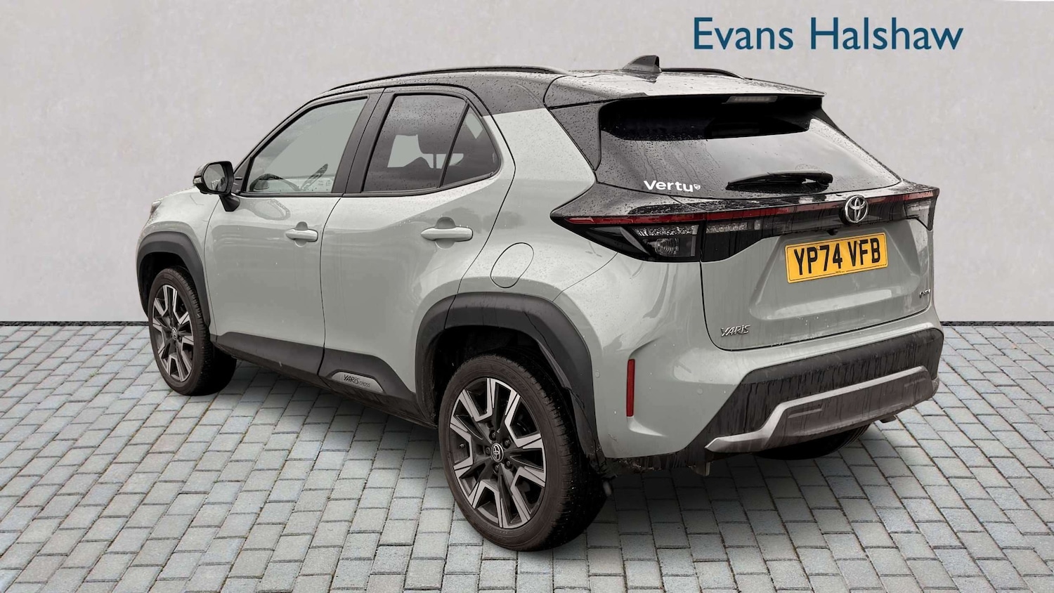 Used Toyota Yaris Cross 2024 for sale - 77686649: Photo 2