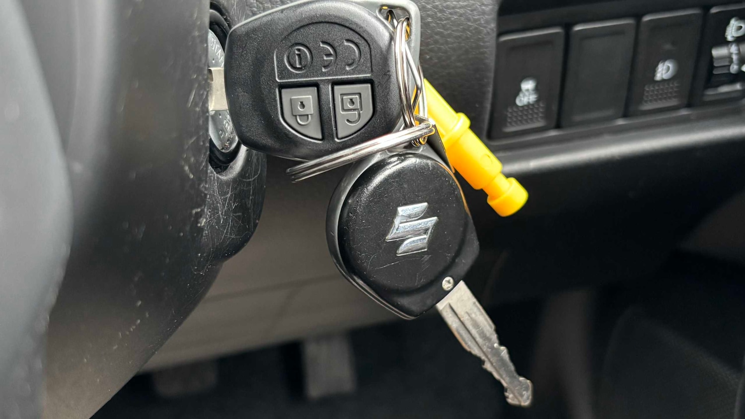 Used Suzuki Swift 2015 for sale - 77443352: Photo 15