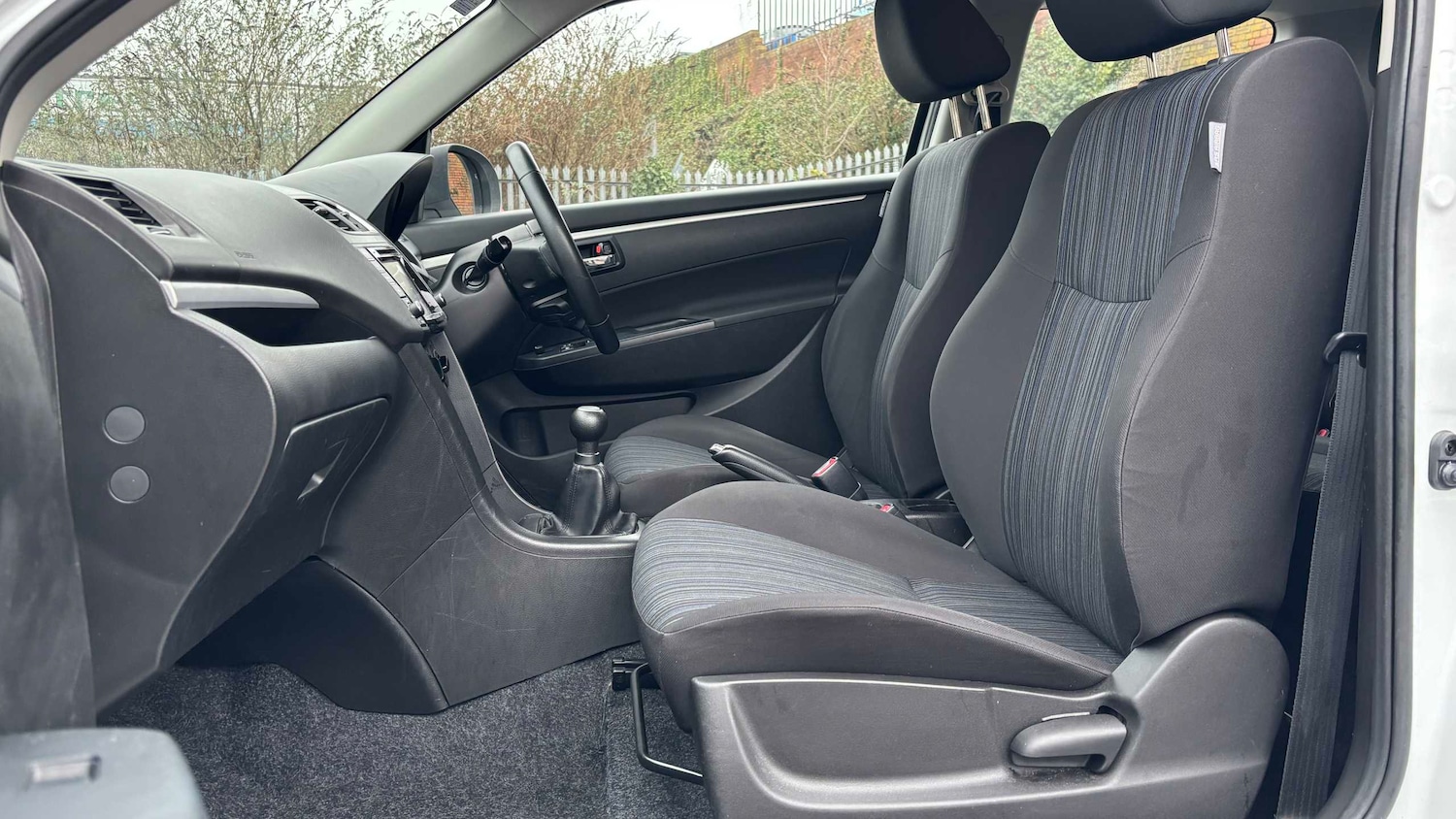 Used Suzuki Swift 2015 for sale - 77443352: Photo 9