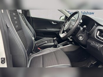 Used Kia Stonic 2021 for sale - 77232953: Photo