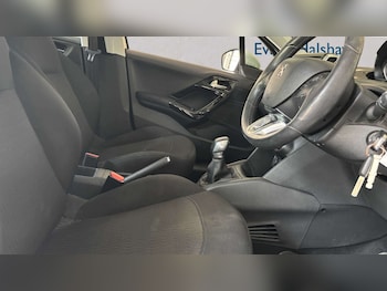 Used Peugeot 208 2019 for sale - 79183486: Photo