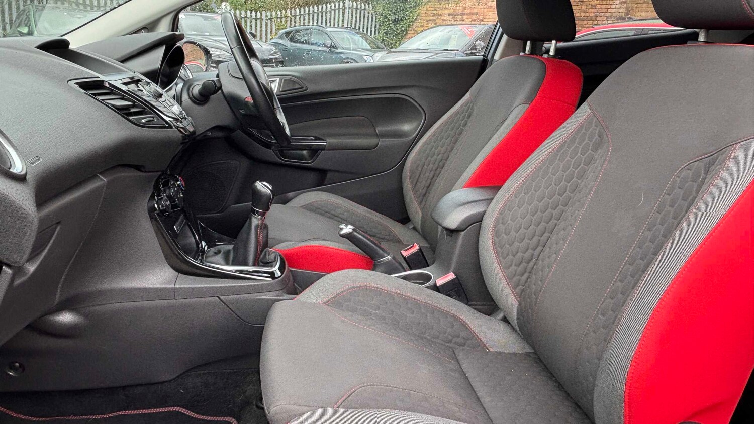 Used Ford Fiesta 2015 for sale - 77842409: Photo 8