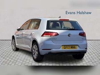 Used Volkswagen Golf 2017 for sale - 77894438: Photo