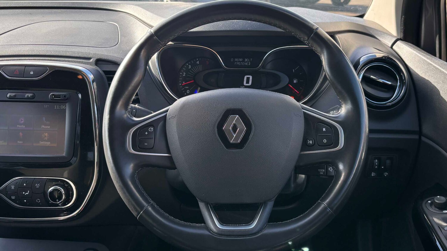 Used Renault Captur for sale - 77979449: Photo 12