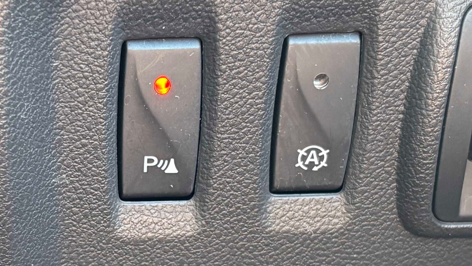 Used Renault Captur for sale - 77979449: Photo 17