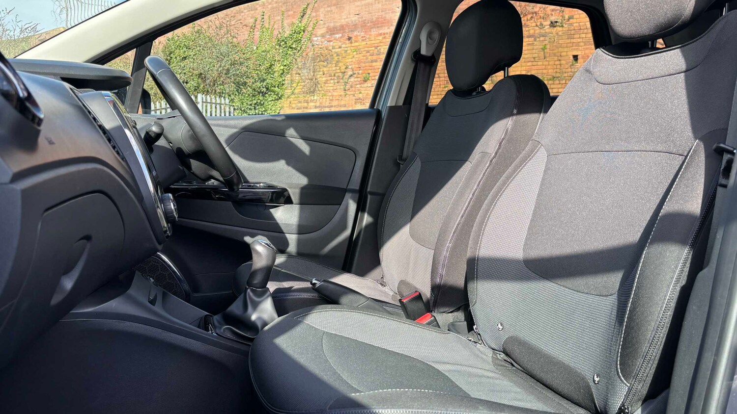 Used Renault Captur for sale - 77979449: Photo 9