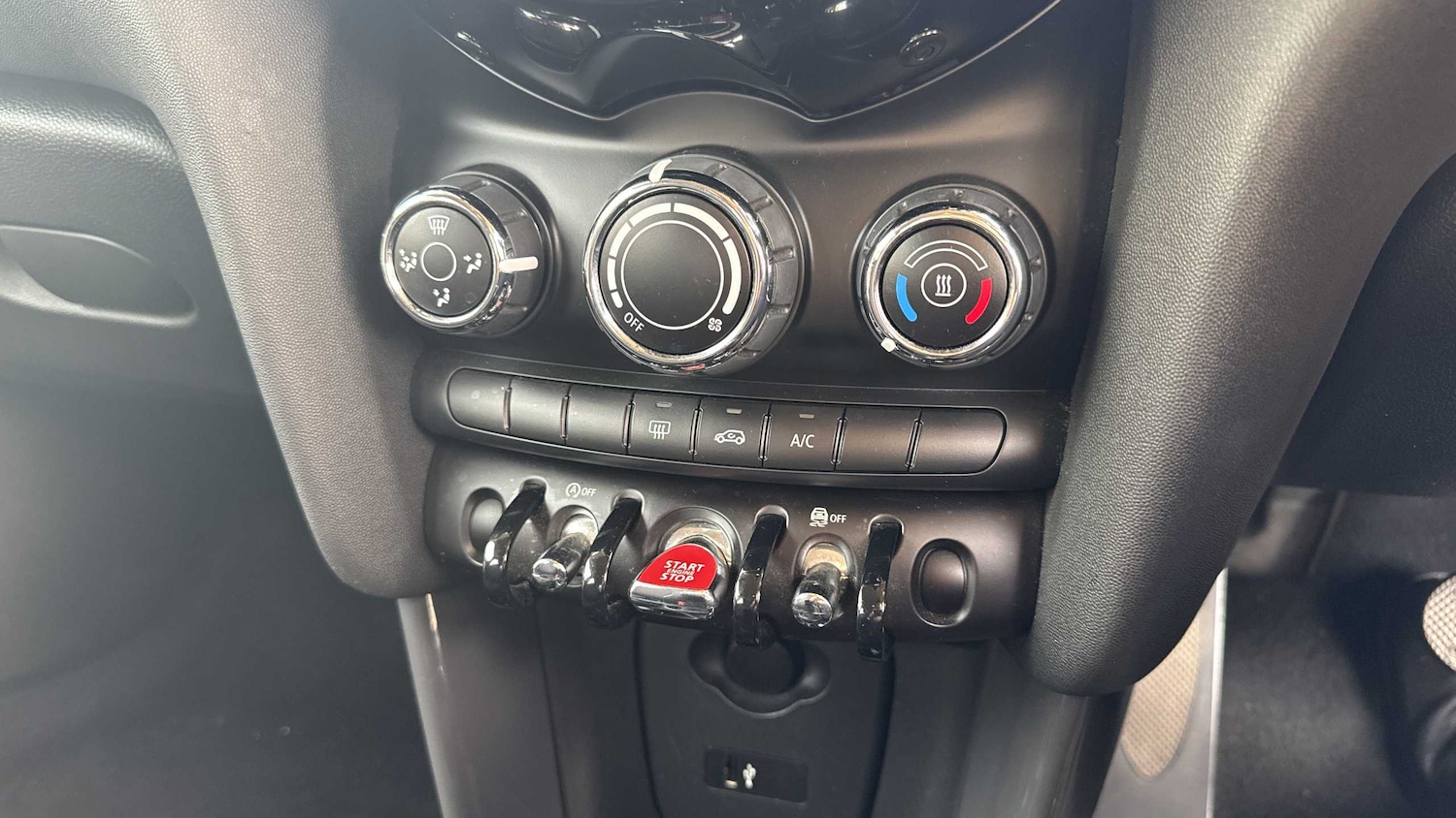 Used MINI Hatch 2018 for sale - 76401448: Photo 12