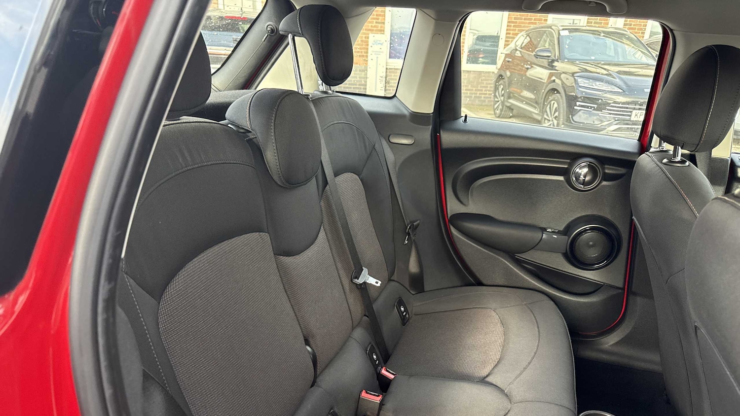 Used MINI Hatch 2018 for sale - 76401448: Photo 8