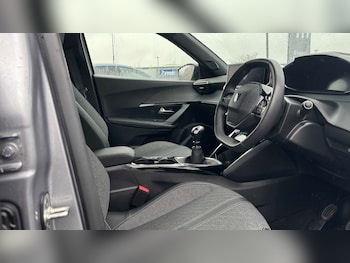 Used Peugeot 2008 2024 for sale - 77615435: Photo