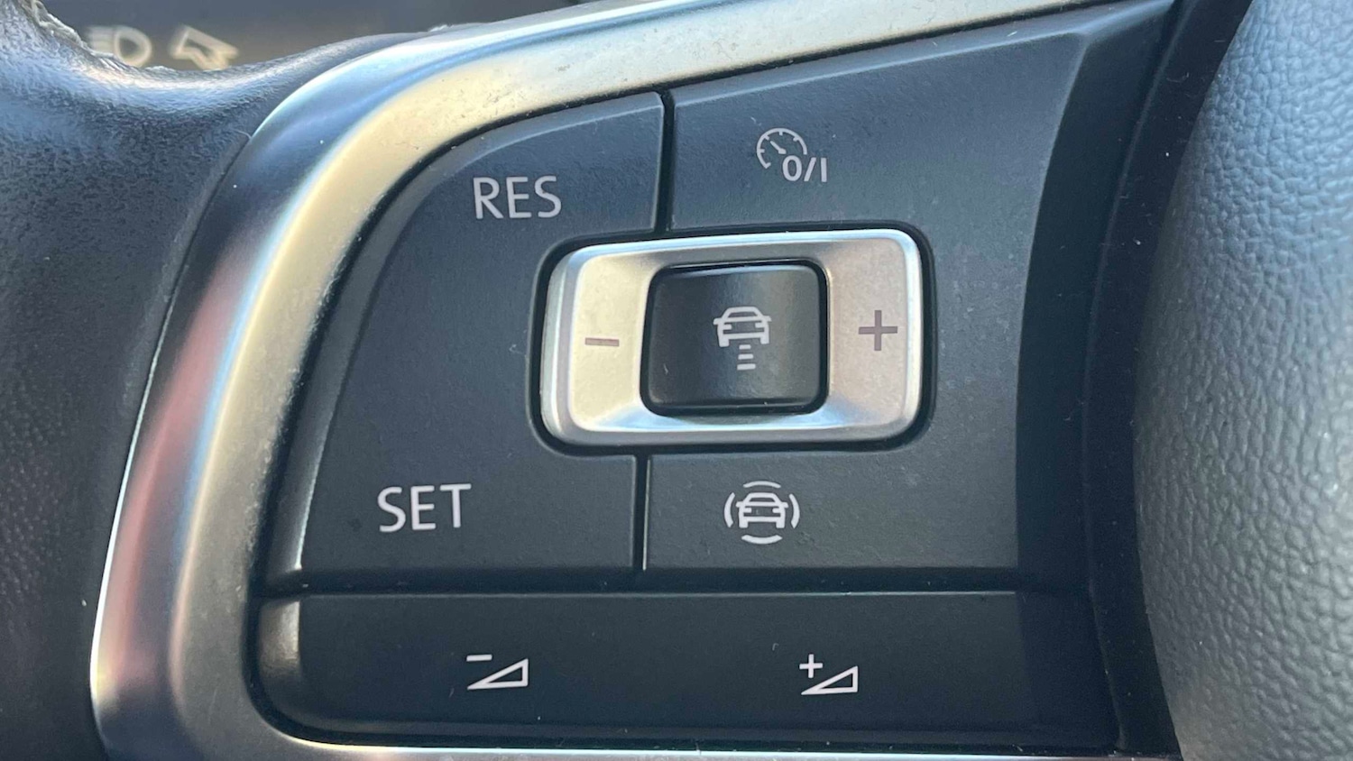 Used Volkswagen T-Roc 2022 for sale - 77011029: Photo 16