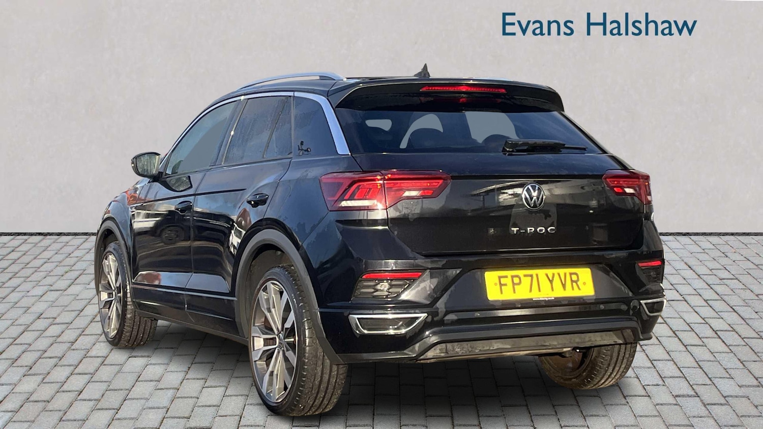 Used Volkswagen T-Roc 2022 for sale - 77011029: Photo 2