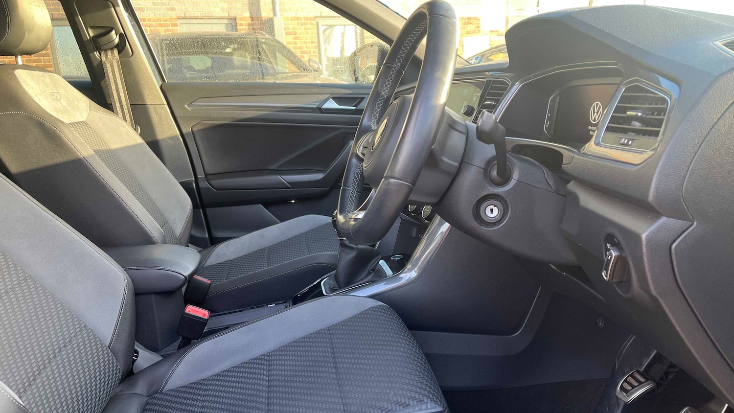 Used Volkswagen T-Roc 2022 for sale - 77011029: Photo 3