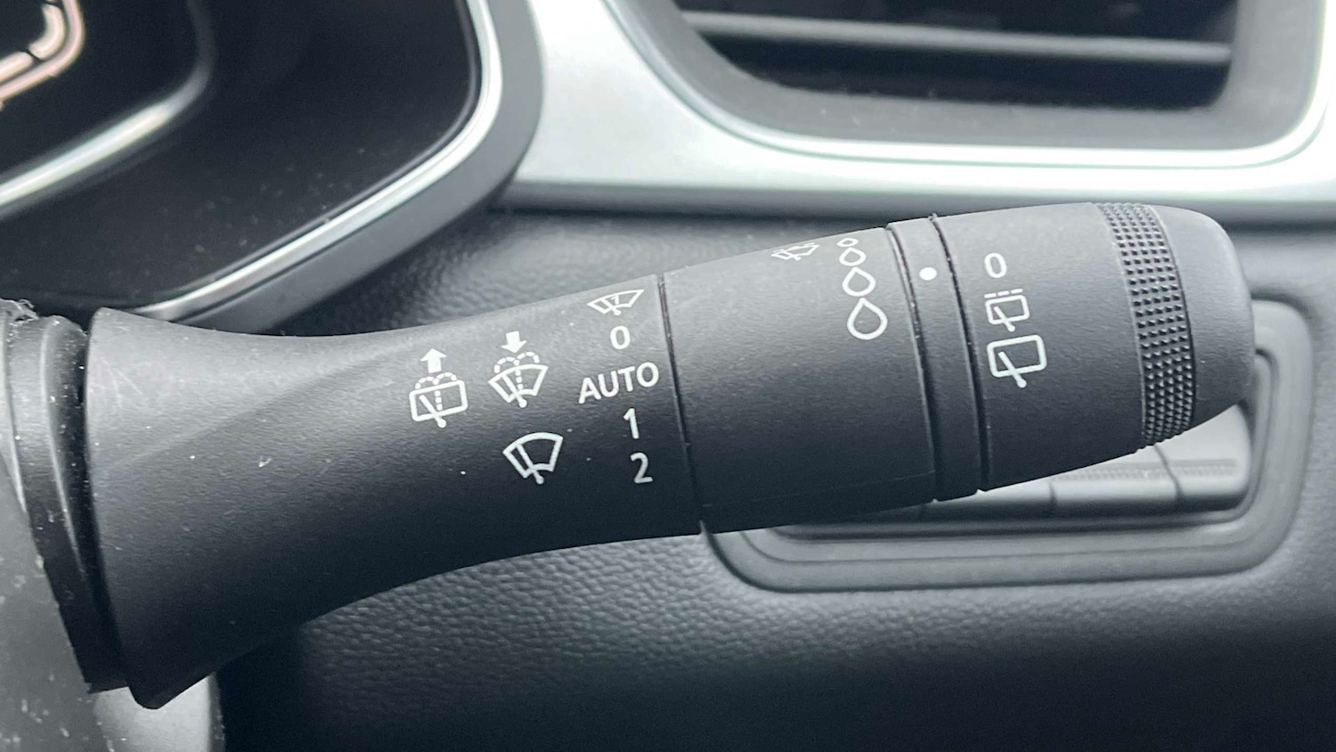 Used Renault Captur for sale - 77308547: Photo 15