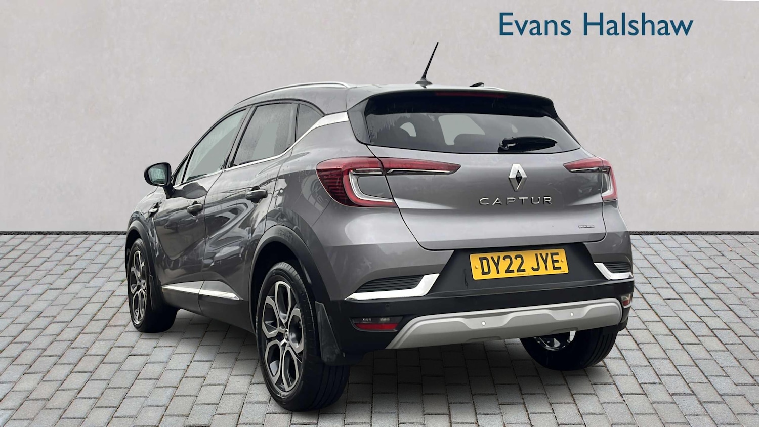 Used Renault Captur for sale - 77308547: Photo 2