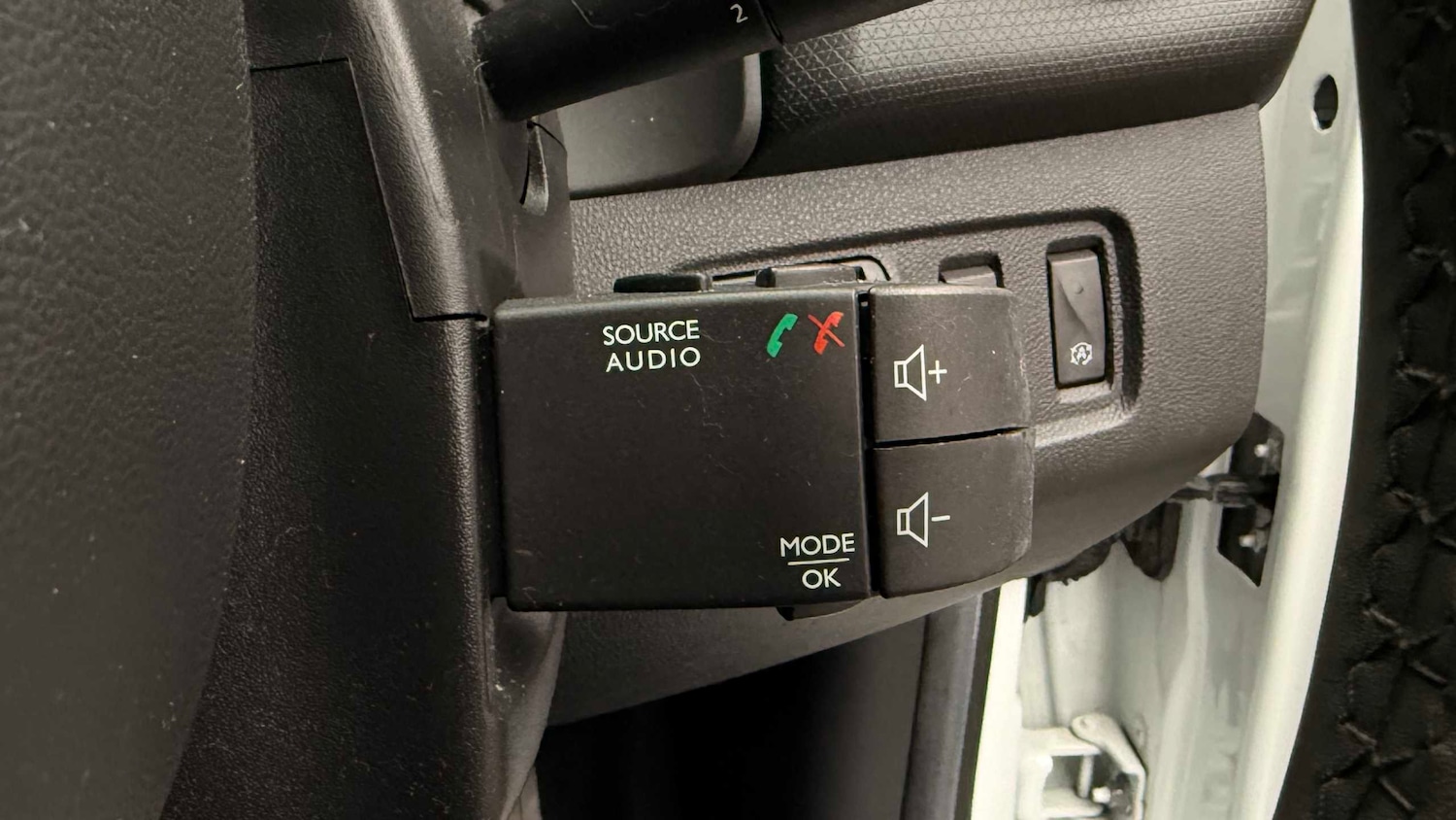 Used Renault Clio 2018 for sale - 77044093: Photo 19