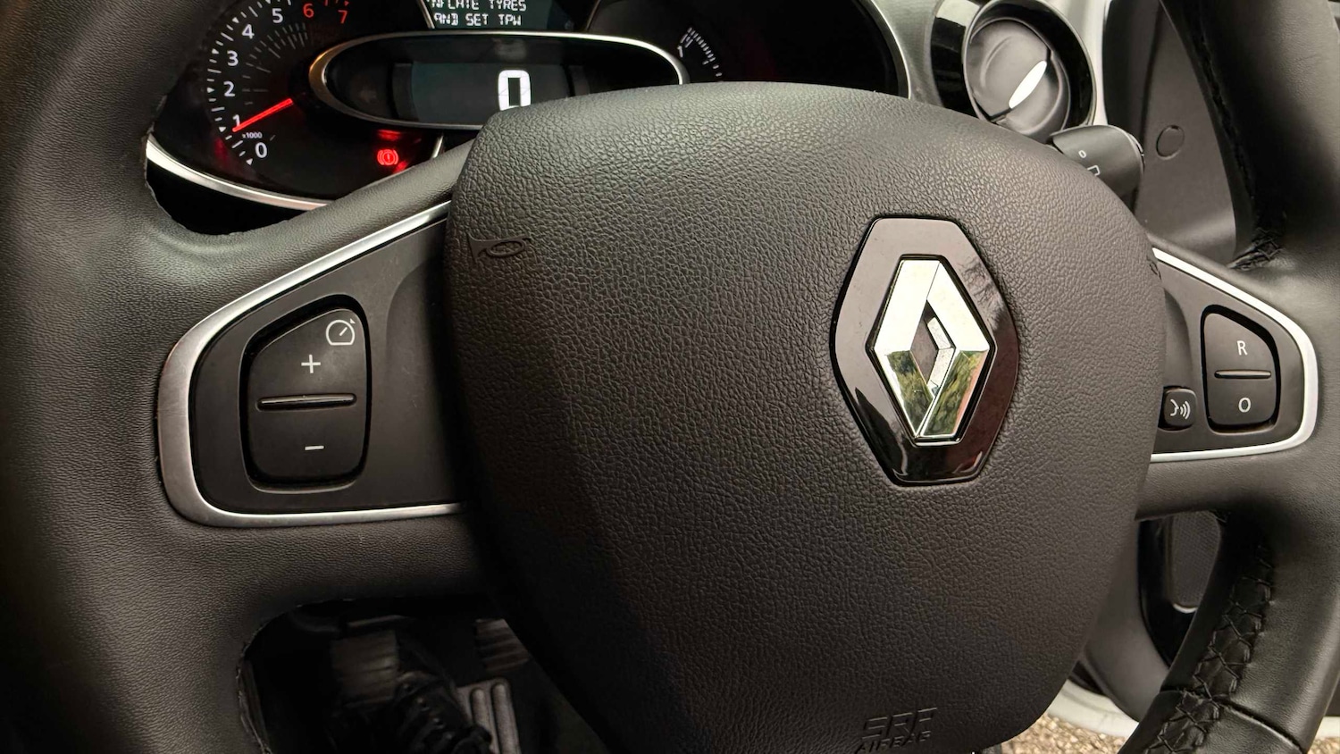 Used Renault Clio 2018 for sale - 77044093: Photo 20