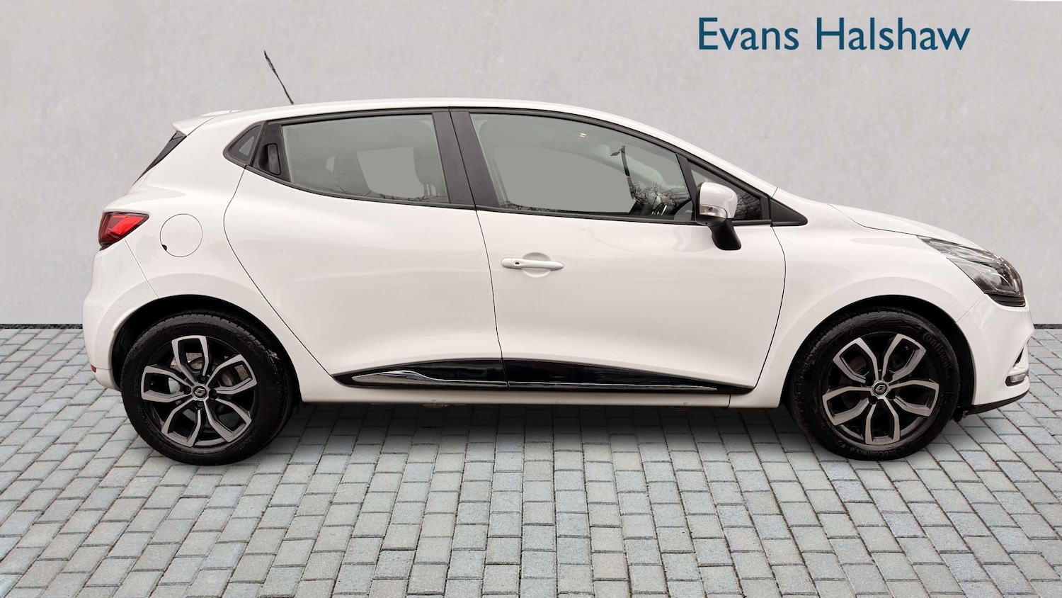 Used Renault Clio 2018 for sale - 77044093: Photo 9