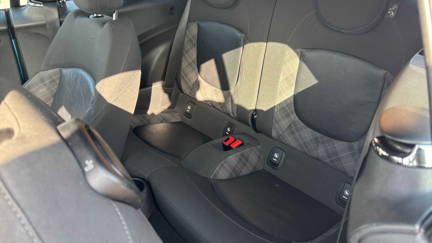 Used MINI Convertible 2018 for sale - 77674679: Photo 10