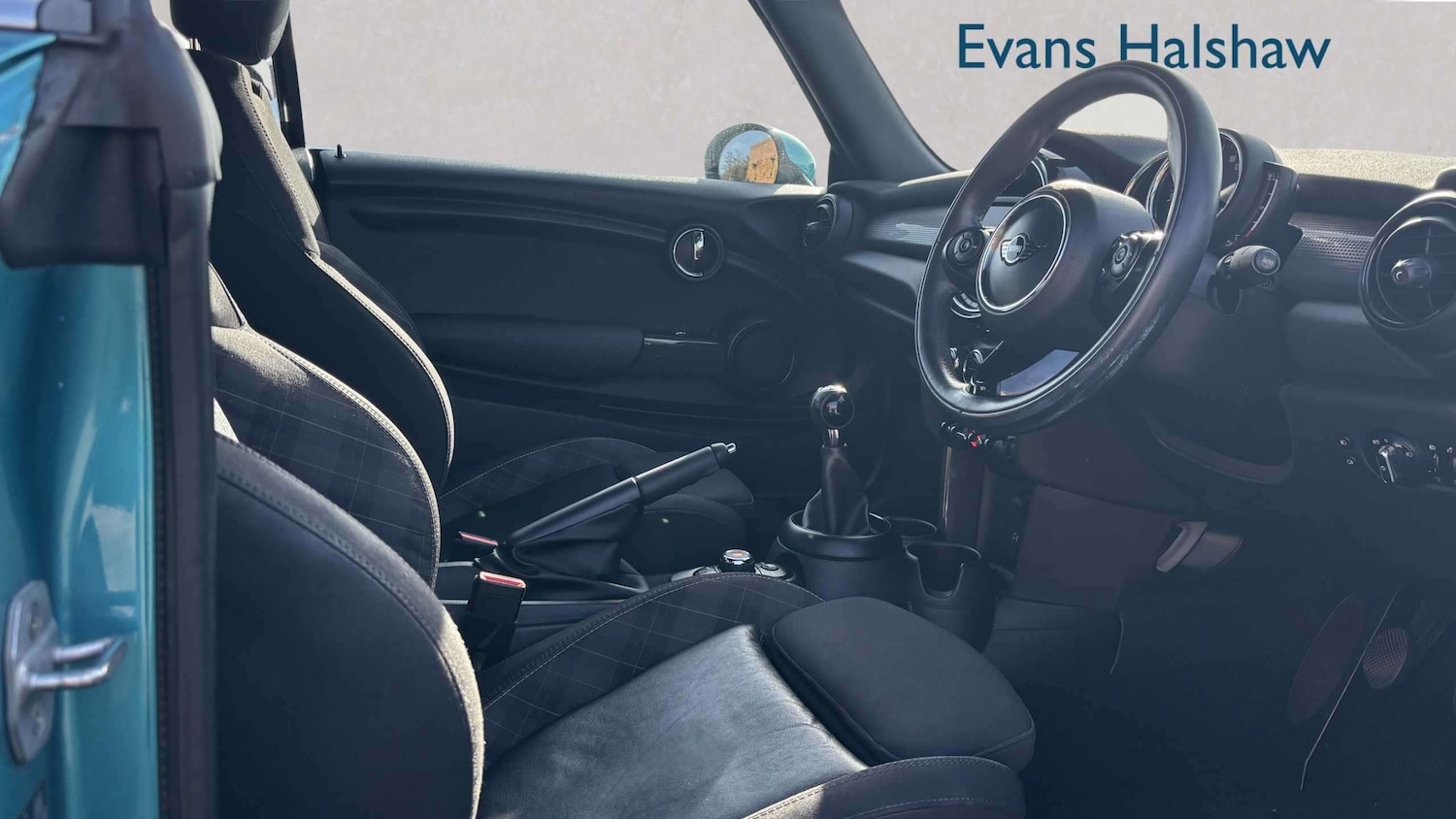 Used MINI Convertible 2018 for sale - 77674679: Photo 3