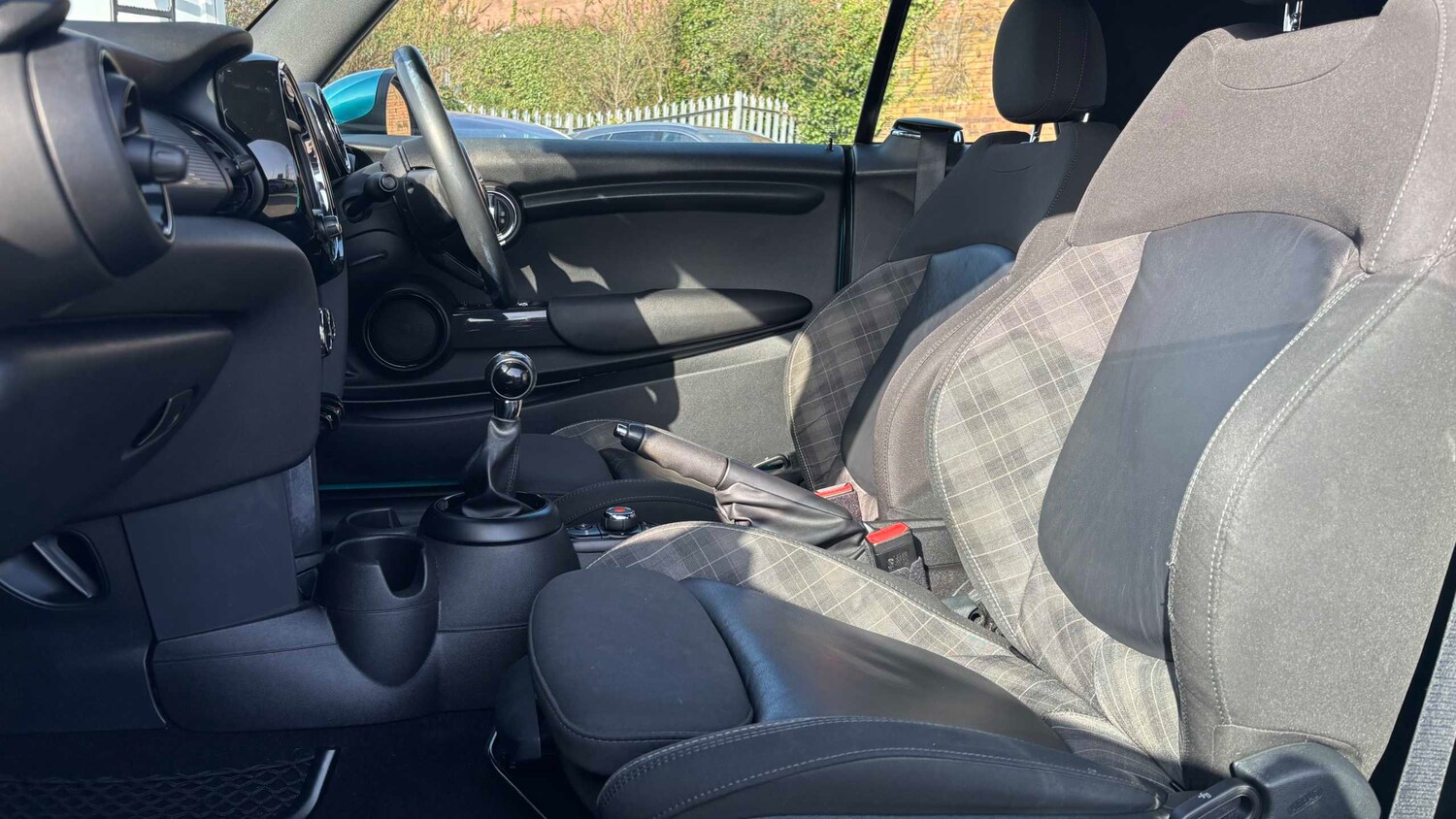 Used MINI Convertible 2018 for sale - 77674679: Photo 9