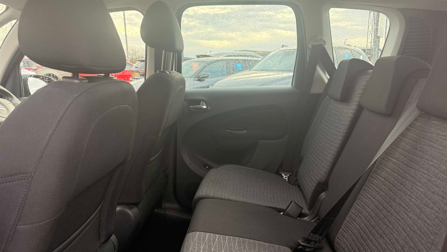 Used Citroen C3 Picasso 2016 for sale - 76488104: Photo 10