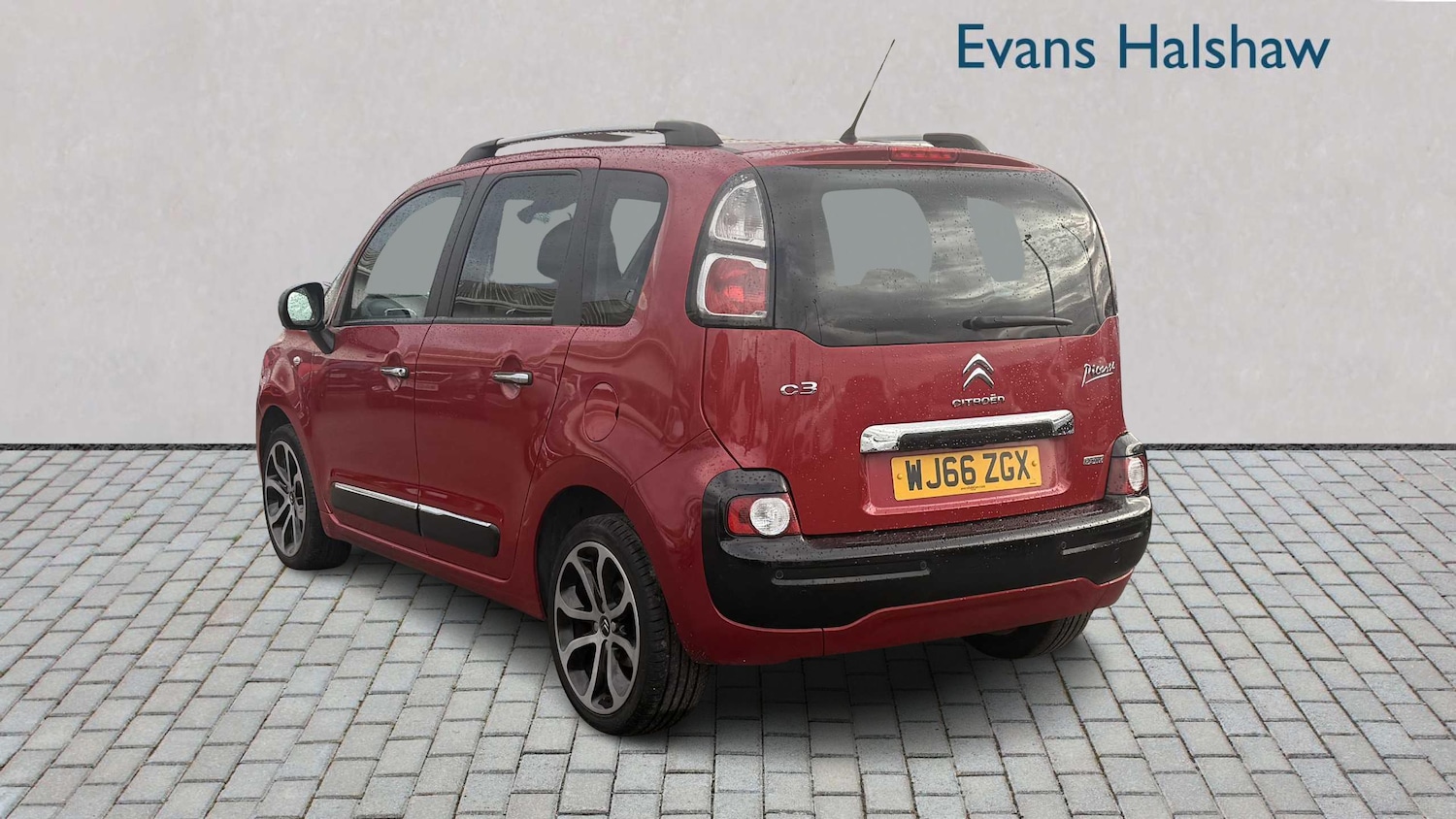 Used Citroen C3 Picasso 2016 for sale - 76488104: Photo 2