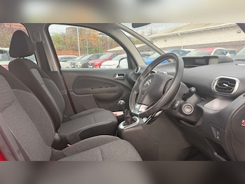 Used Citroen C3 Picasso 2016 for sale - 76488104: Photo