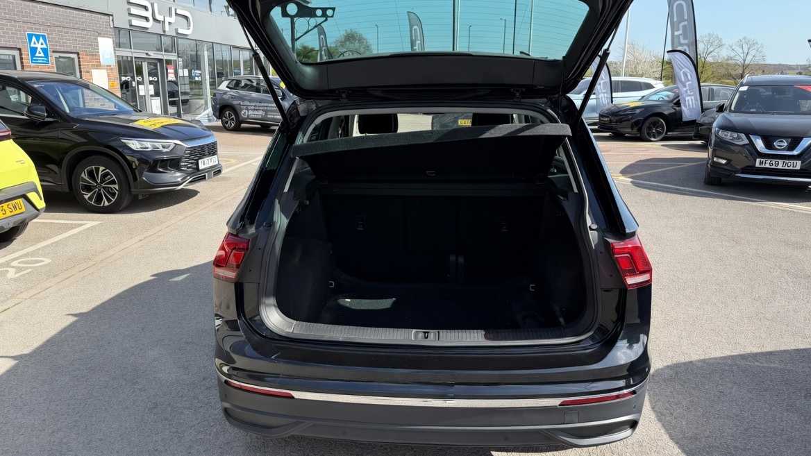 Used Volkswagen Tiguan 2021 for sale - 78216369: Photo 14