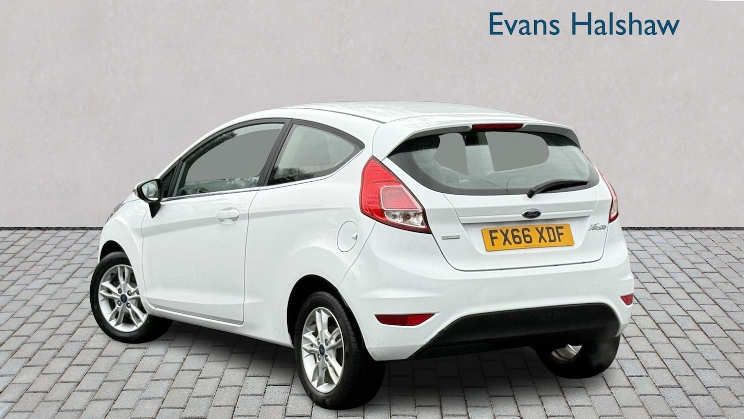 Used Ford Fiesta 2016 for sale - 77333920: Photo 2