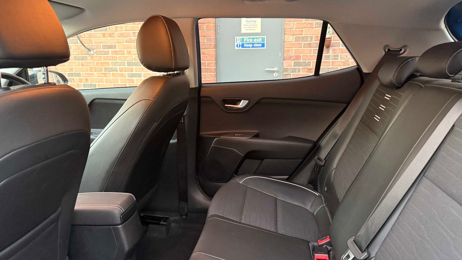 Used Kia Stonic 2022 for sale - 76624733: Photo 10