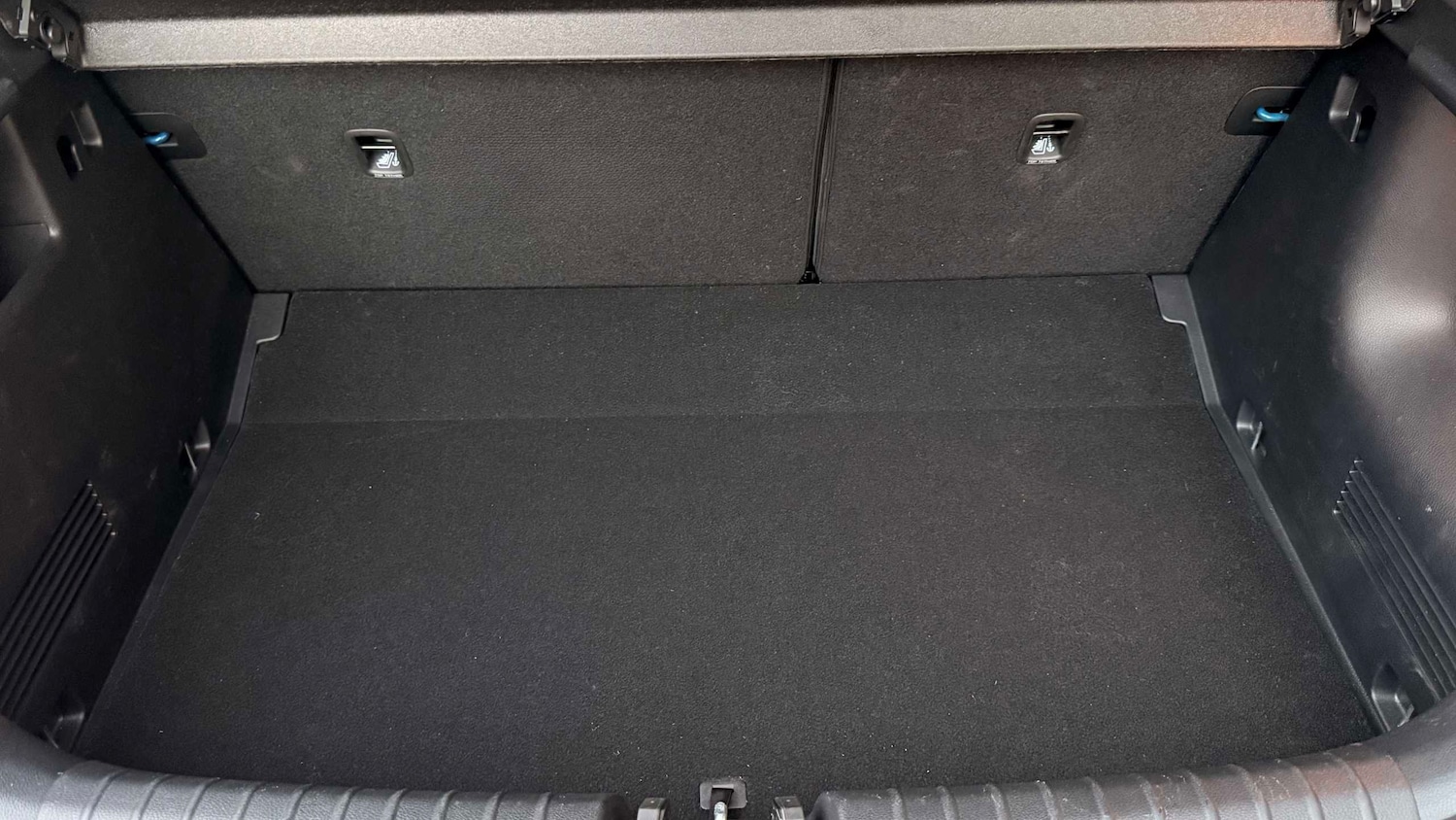 Used Kia Stonic 2022 for sale - 76624733: Photo 11